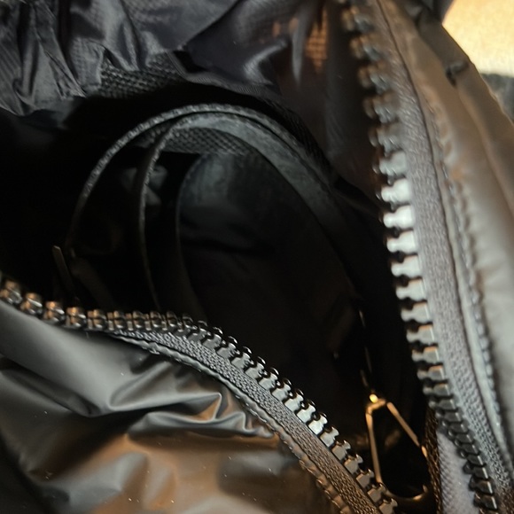 VeeCollective Mini Porter Quilted Ripstop Tote - Picture 6 of 12